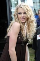 Taylor Swift : taylor_swift_1284638138.jpg