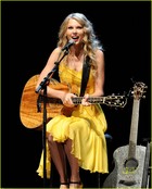 Taylor Swift : taylor_swift_1285595953.jpg