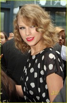 Taylor Swift : taylor_swift_1286066699.jpg