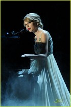 Taylor Swift : taylor_swift_1289700518.jpg