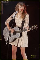 Taylor Swift : taylor_swift_1289925122.jpg