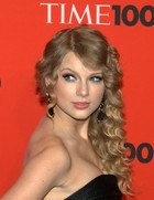 Taylor Swift : taylor_swift_1290458237.jpg