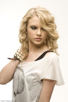 Taylor Swift : taylor_swift_1290458372.jpg