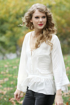 Taylor Swift : taylor_swift_1292009015.jpg