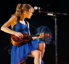 Taylor Swift : taylor_swift_1297968496.jpg