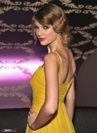 Taylor Swift : taylor_swift_1299086558.jpg