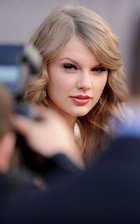 Taylor Swift : taylor_swift_1301939404.jpg