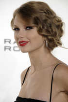 Taylor Swift : taylor_swift_1305603207.jpg