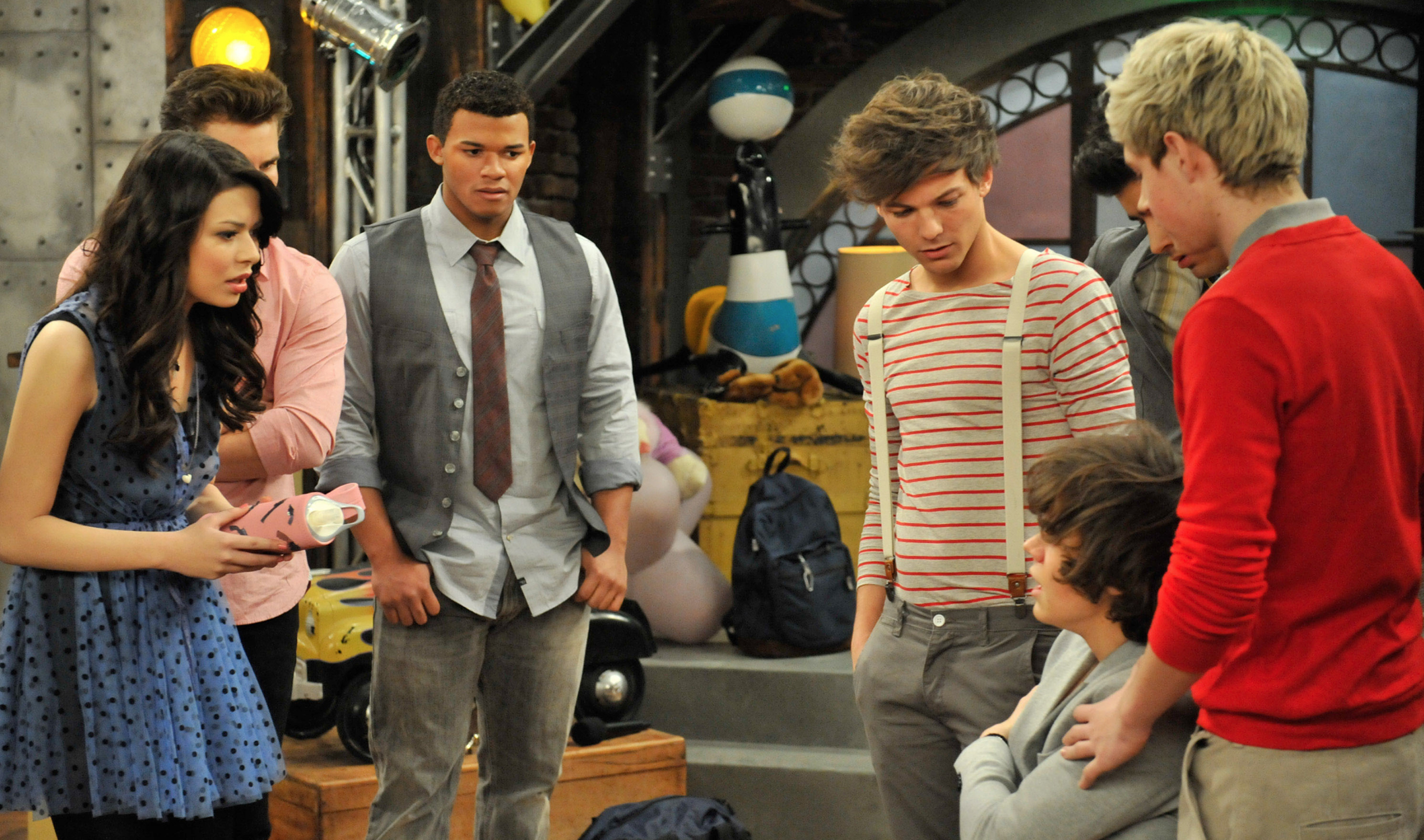 Harry Styles in ICarly, episode: iGo One Direction