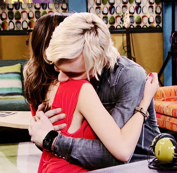 Austin And Ally Fanfiction Bikini