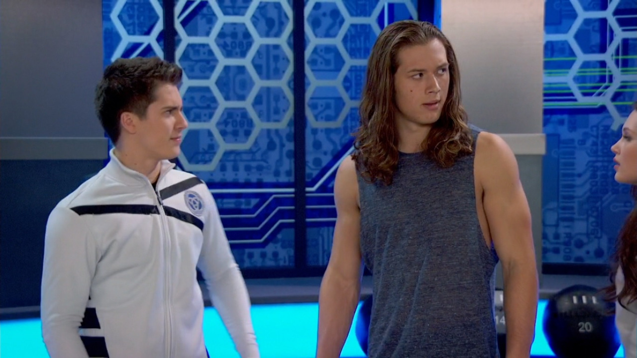 Leo Howard in Lab Rats. 