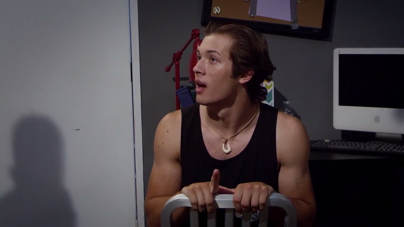 Leo Howard in Welcome to Howler