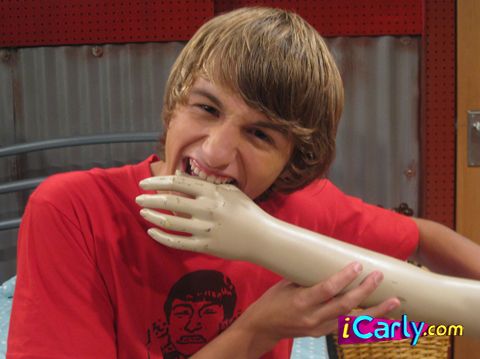 Lucas Cruikshank in iCarly, episode: iMeet Fred