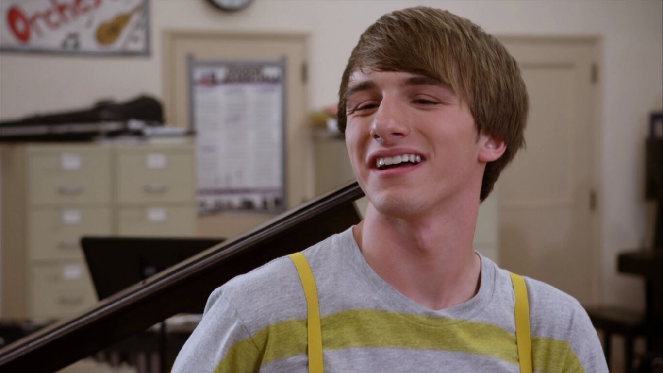 Lucas Cruikshank in Fred 2: Night of the Living Fred