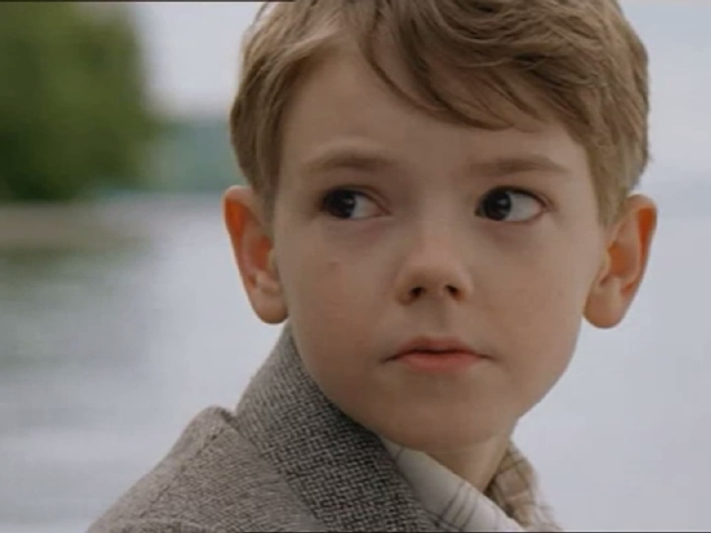Thomas Sangster in Entrusted