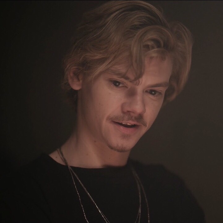 Thomas Sangster in The Queen's Gambit