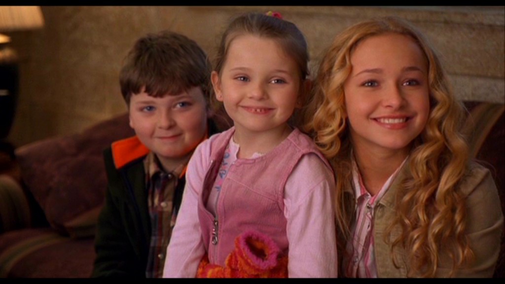 Abigail Breslin in Raising Helen