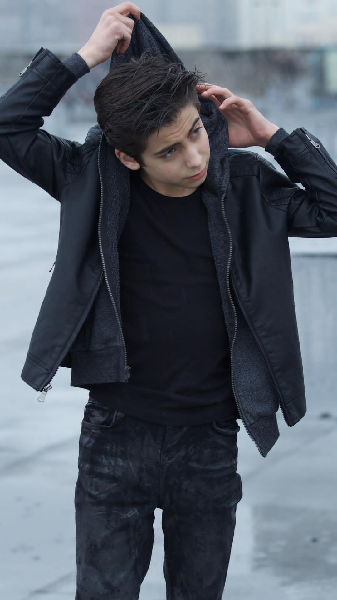 General photo of Aidan Gallagher