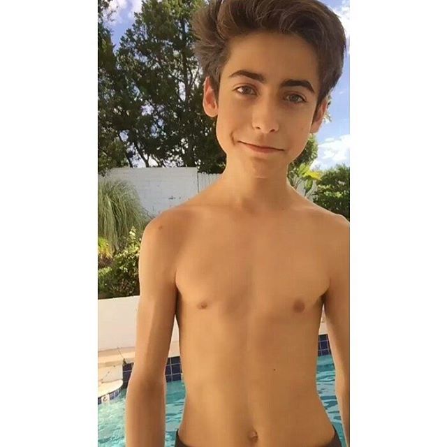 General photo of Aidan Gallagher