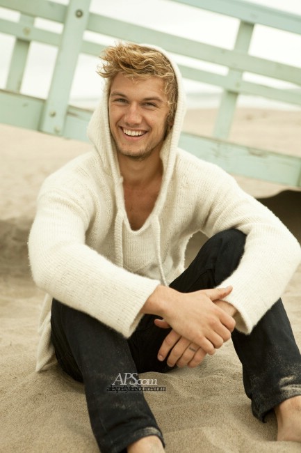 General photo of Alex Pettyfer