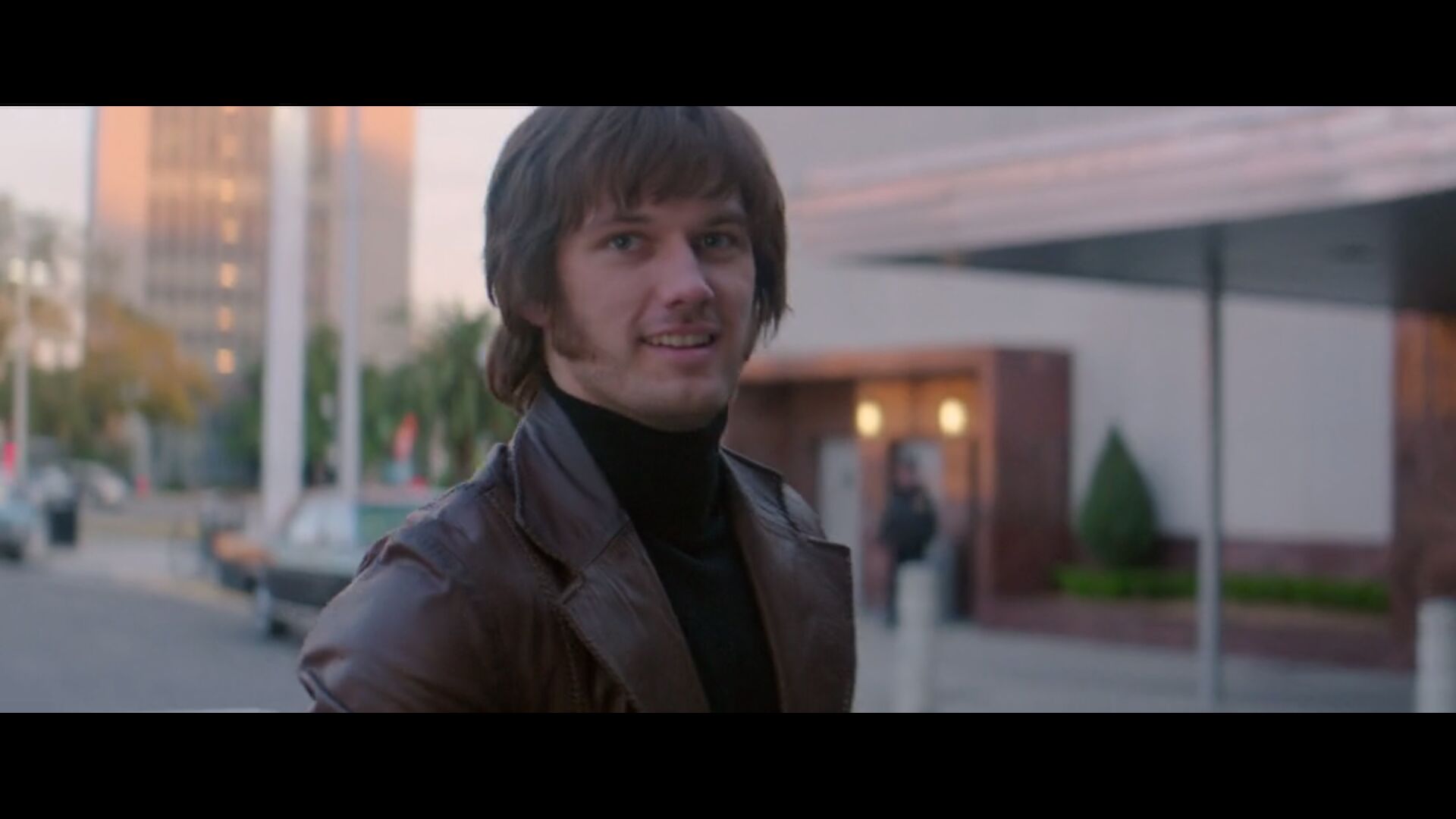 Alex Pettyfer in Elvis & Nixon