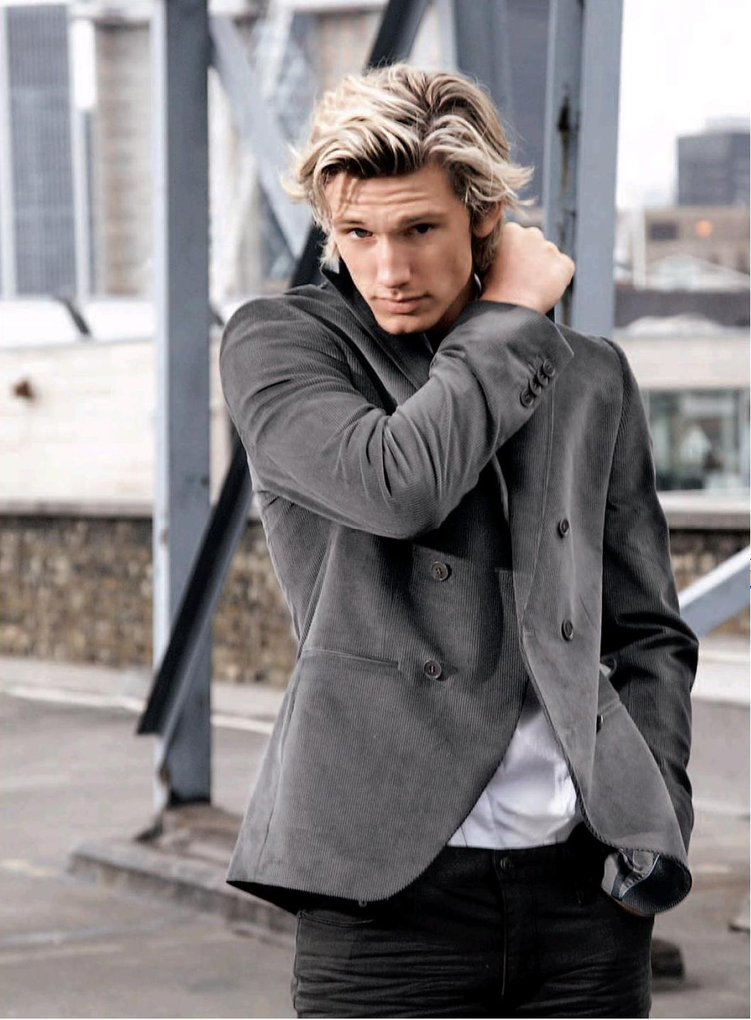 General photo of Alex Pettyfer