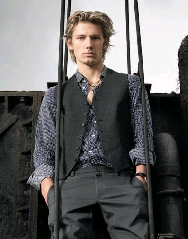 General photo of Alex Pettyfer