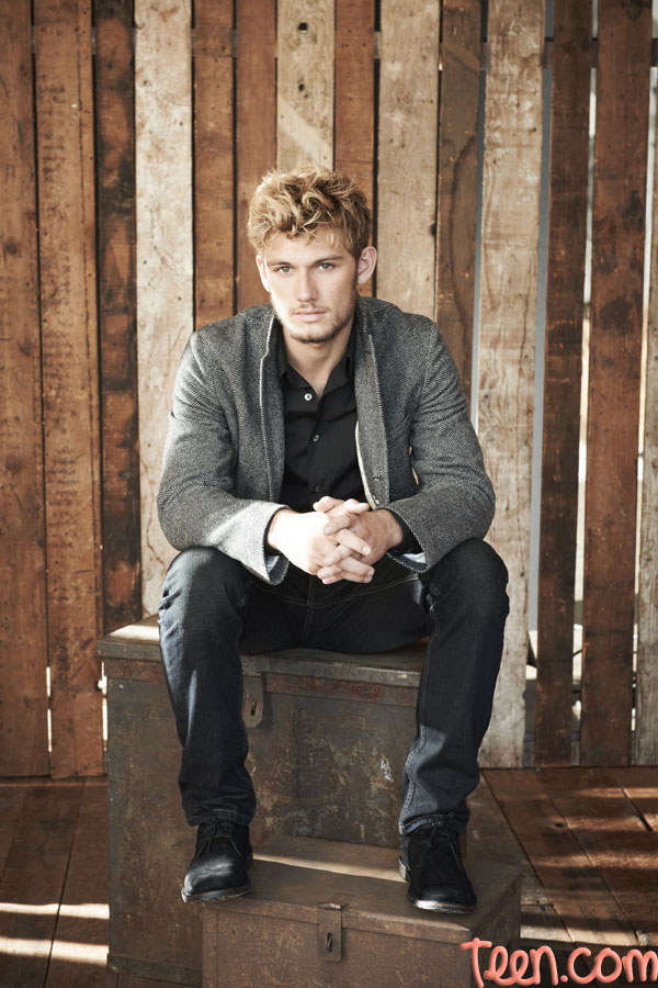 General photo of Alex Pettyfer