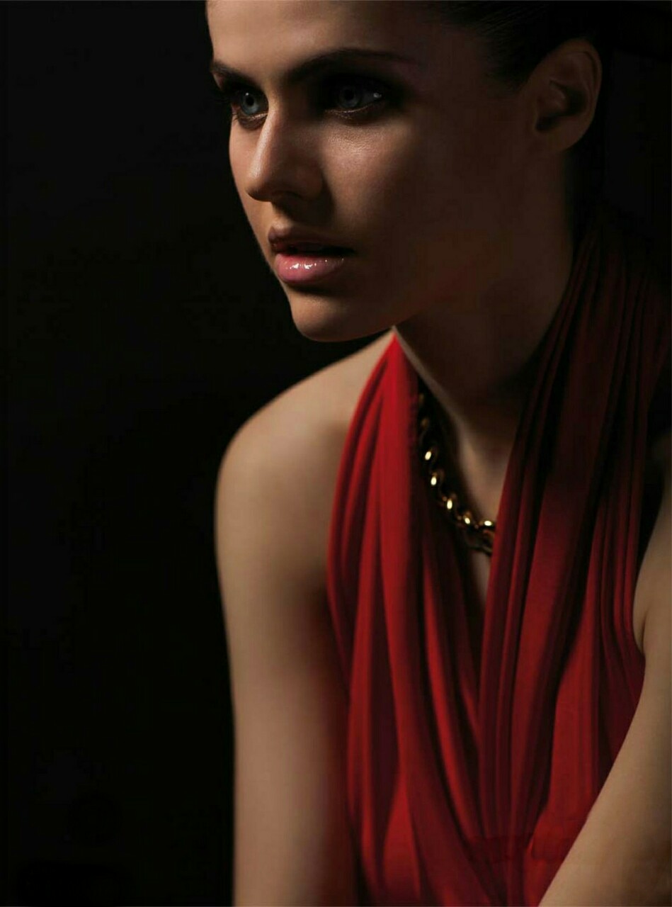 General photo of Alexandra Daddario