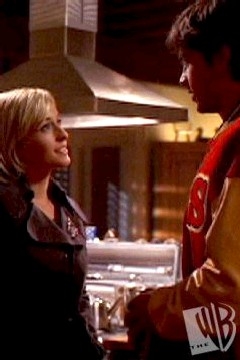 Allison Mack in Smallville