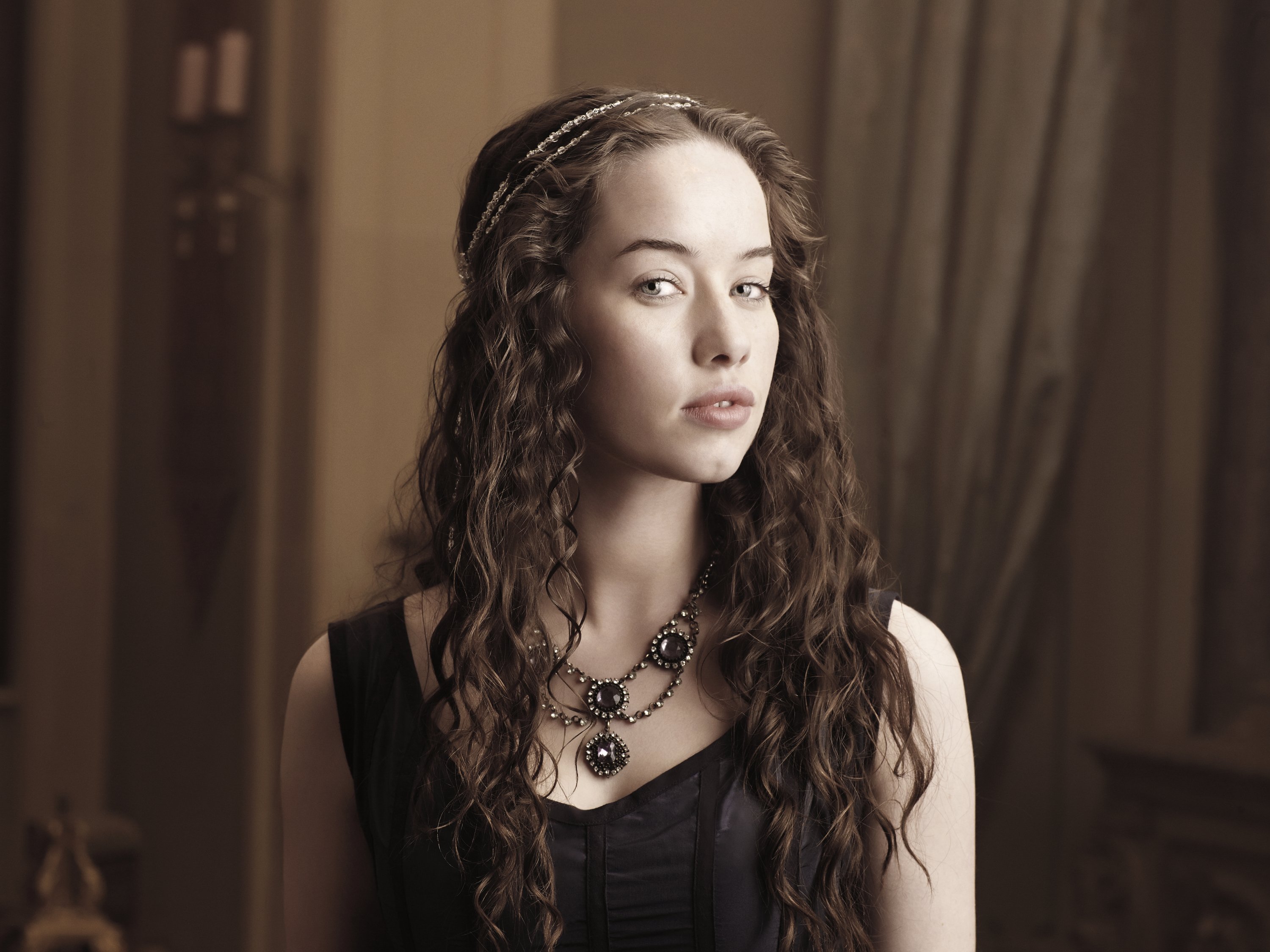 Anna Popplewell in Reign
