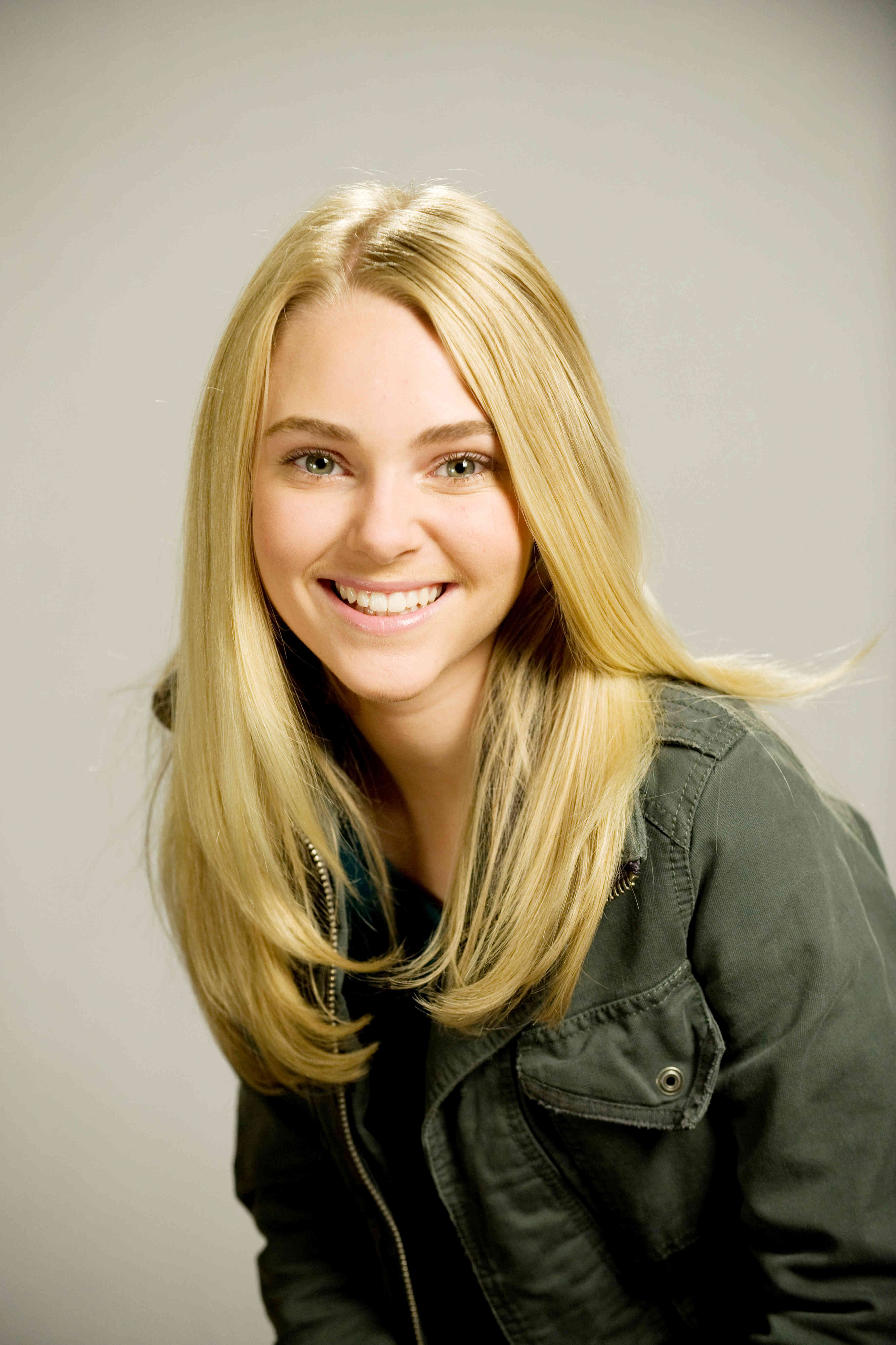 General photo of AnnaSophia Robb