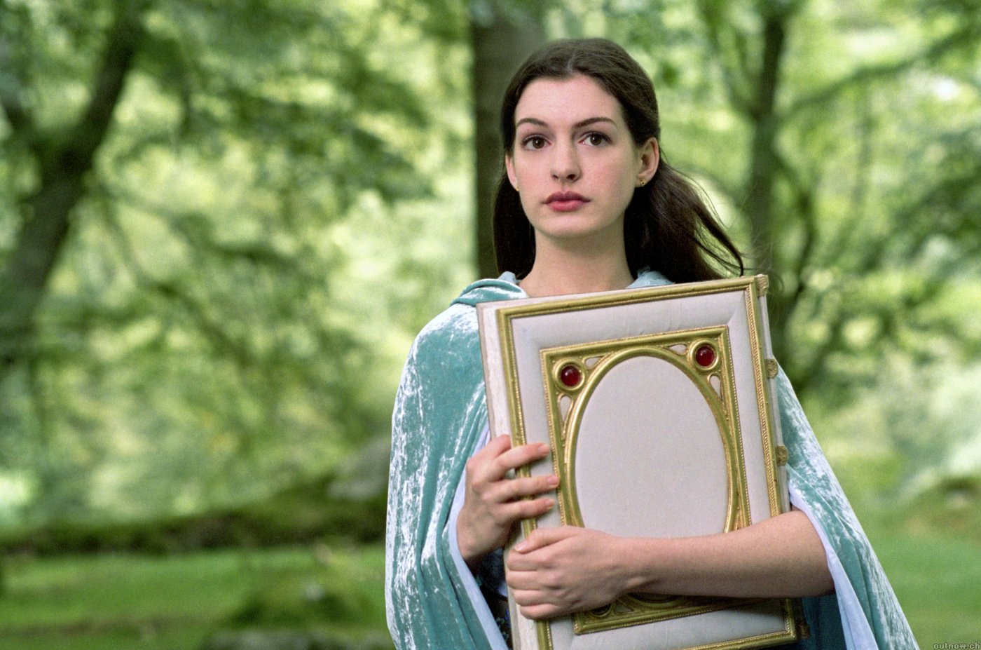 Anne Hathaway in Ella Enchanted