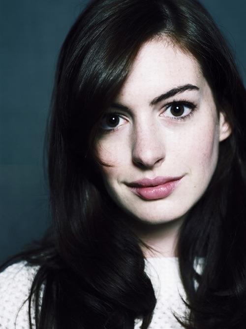 General photo of Anne Hathaway