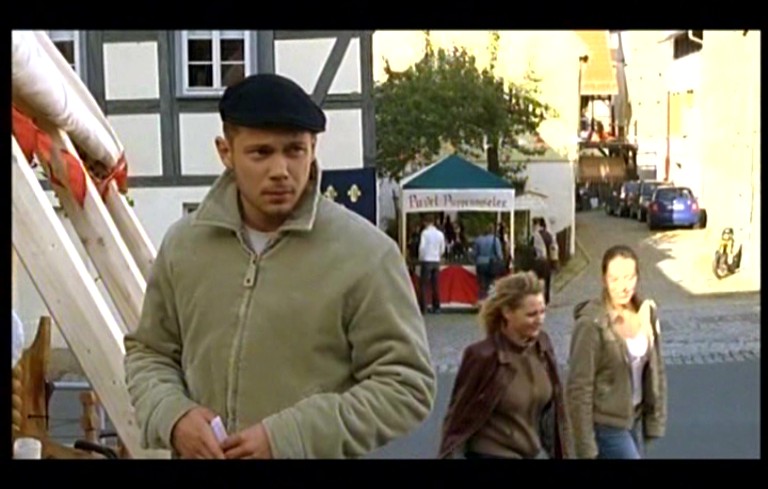 Antonio Wannek in Pfarrer Braun, episode: Drei Särge und ein Baby