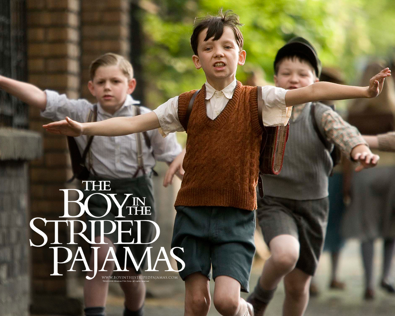 Picture of Asa Butterfield in The Boy in the Striped Pyjamas ...
