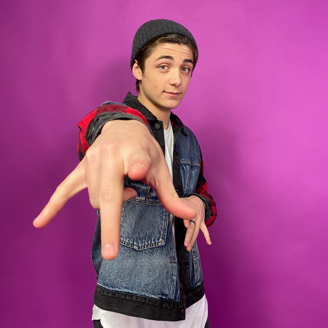 Picture of Asher Angel in General Pictures asherangel1578624816.jpg
