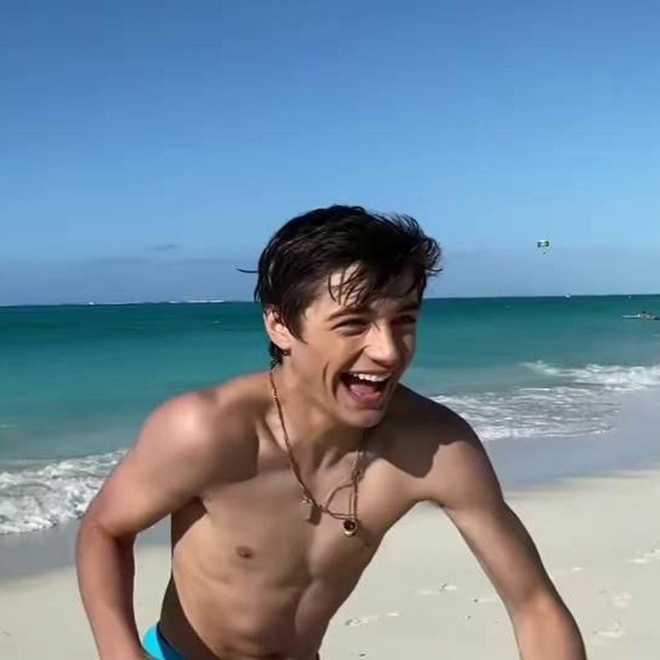 Asher Angel. 