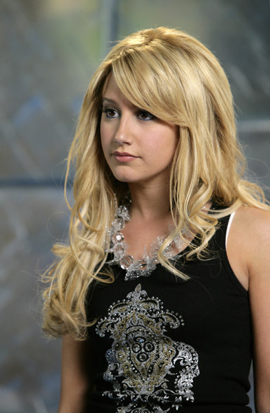 Ashley Tisdale in Music Video: Kiss The Girl