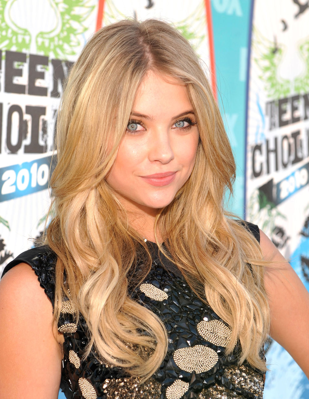 Ashley Benson in Teen Choice Awards 2010