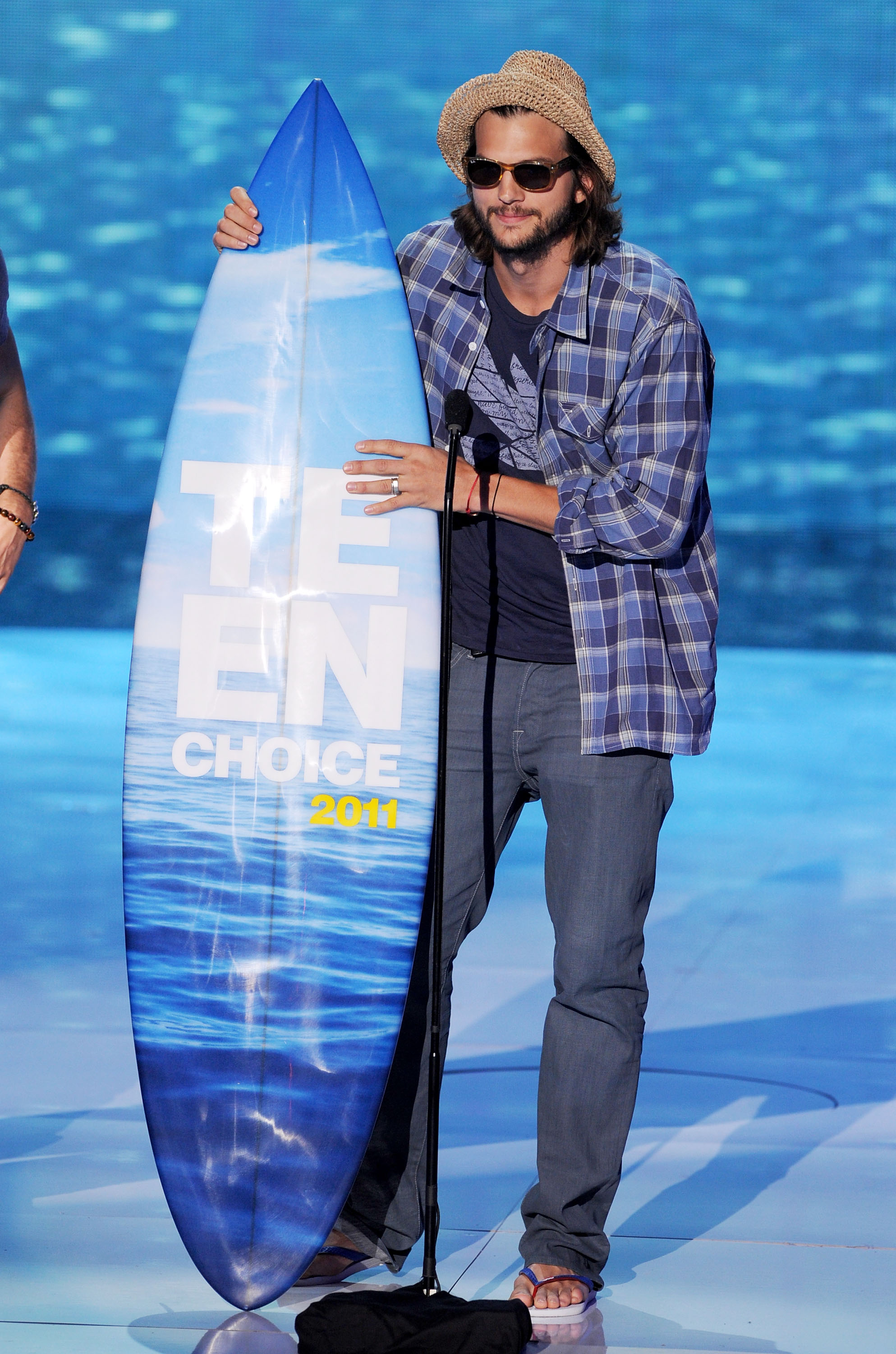 Ashton Kutcher in Teen Choice Awards 2013