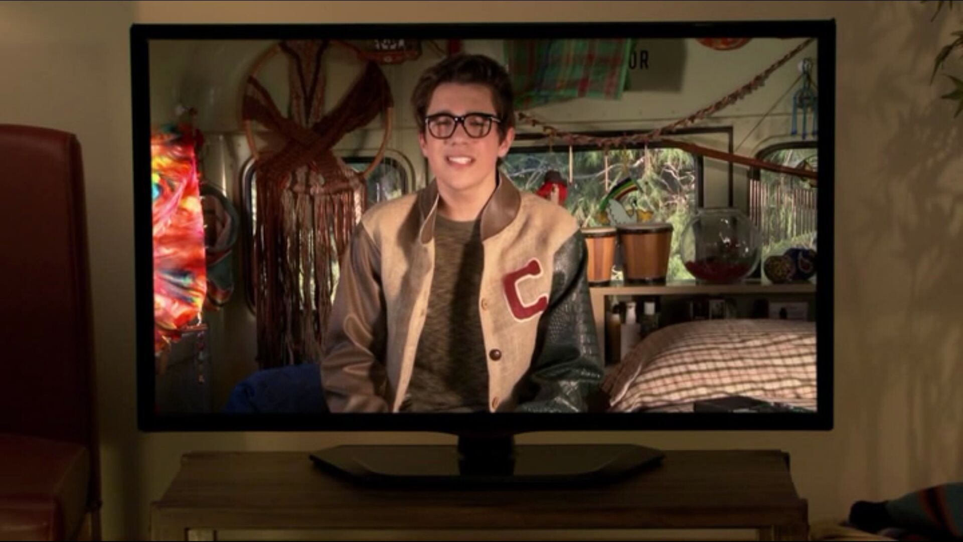 Austin Mahone in The Millers, episode: Bahama Mama