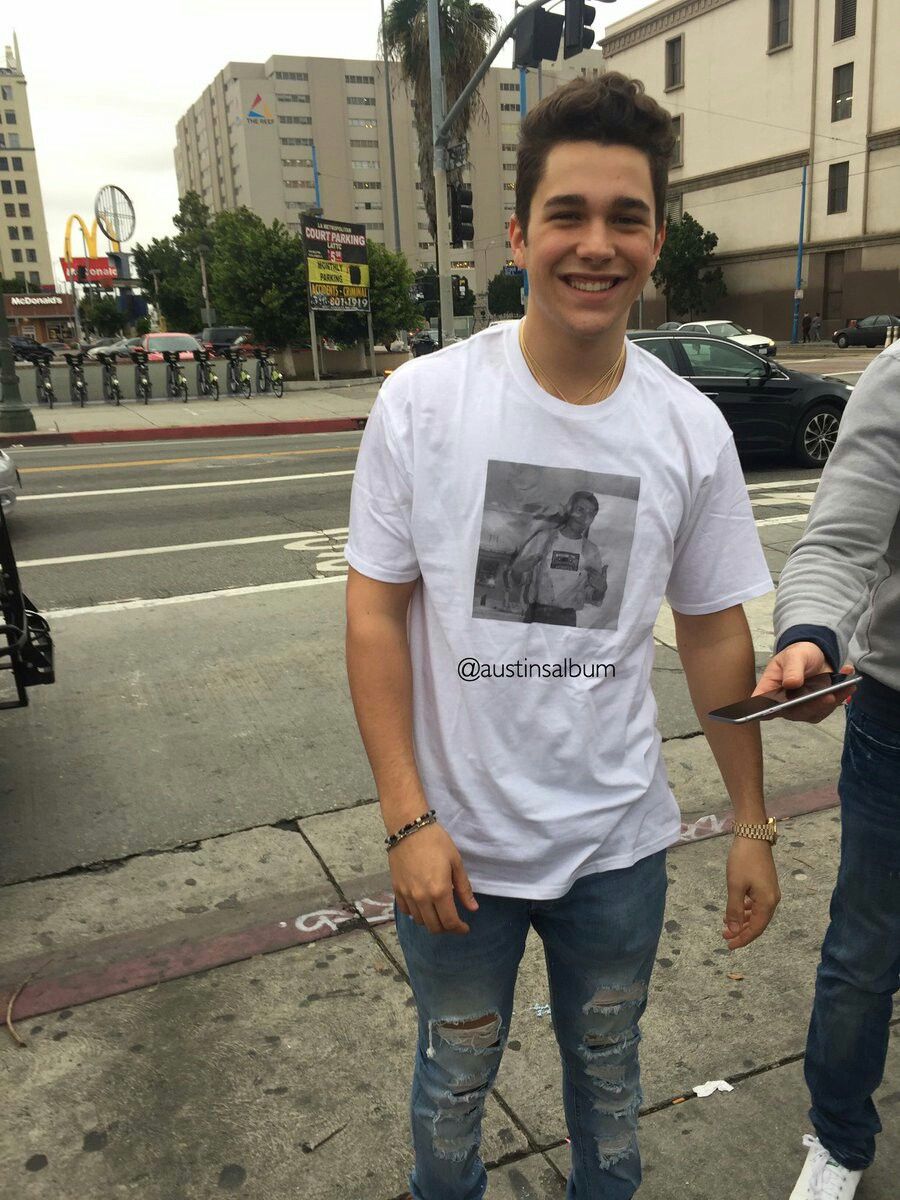 General photo of Austin Mahone