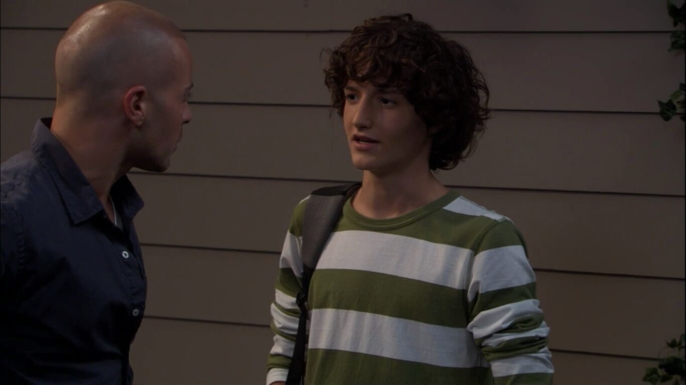Austin Mincks in Melissa & Joey, episode: Spies & Lies