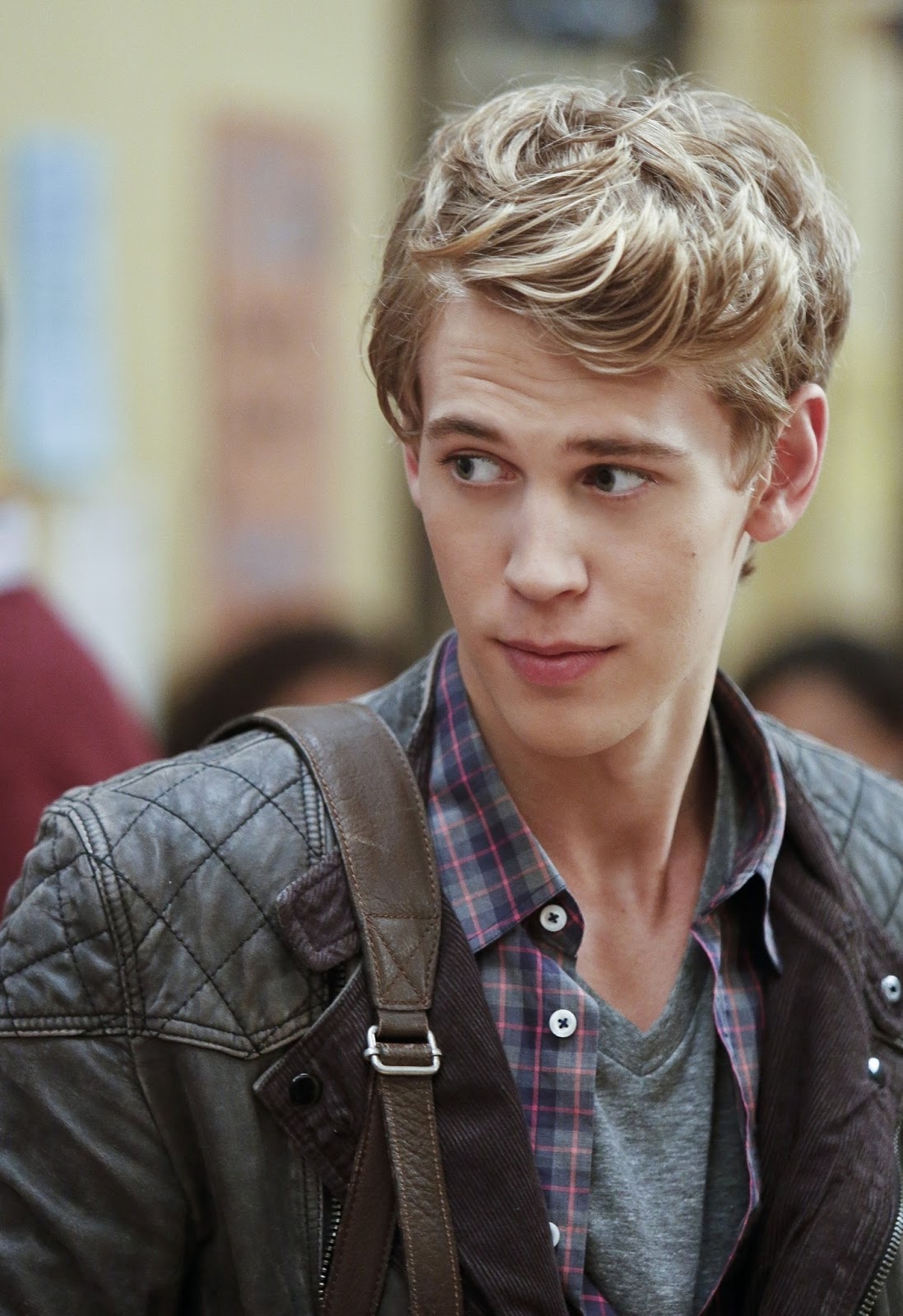 Austin Robert Butler in The Carrie Diaries