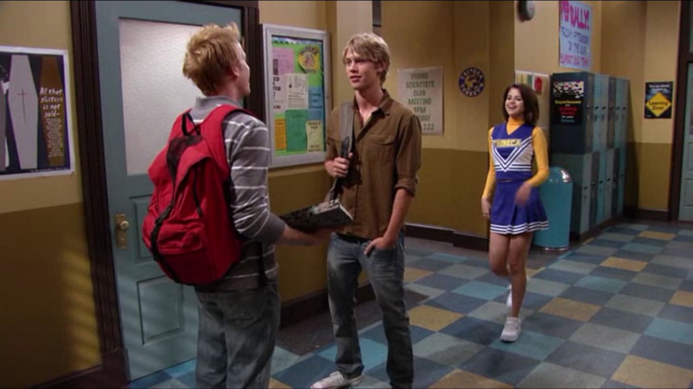 Austin Robert Butler in Wizards of Waverly Place, episode: Positive Alex