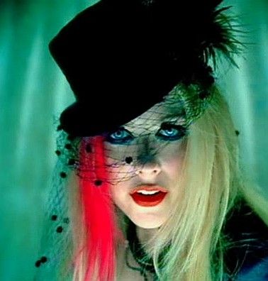 Avril Lavigne in Music Video: Hot