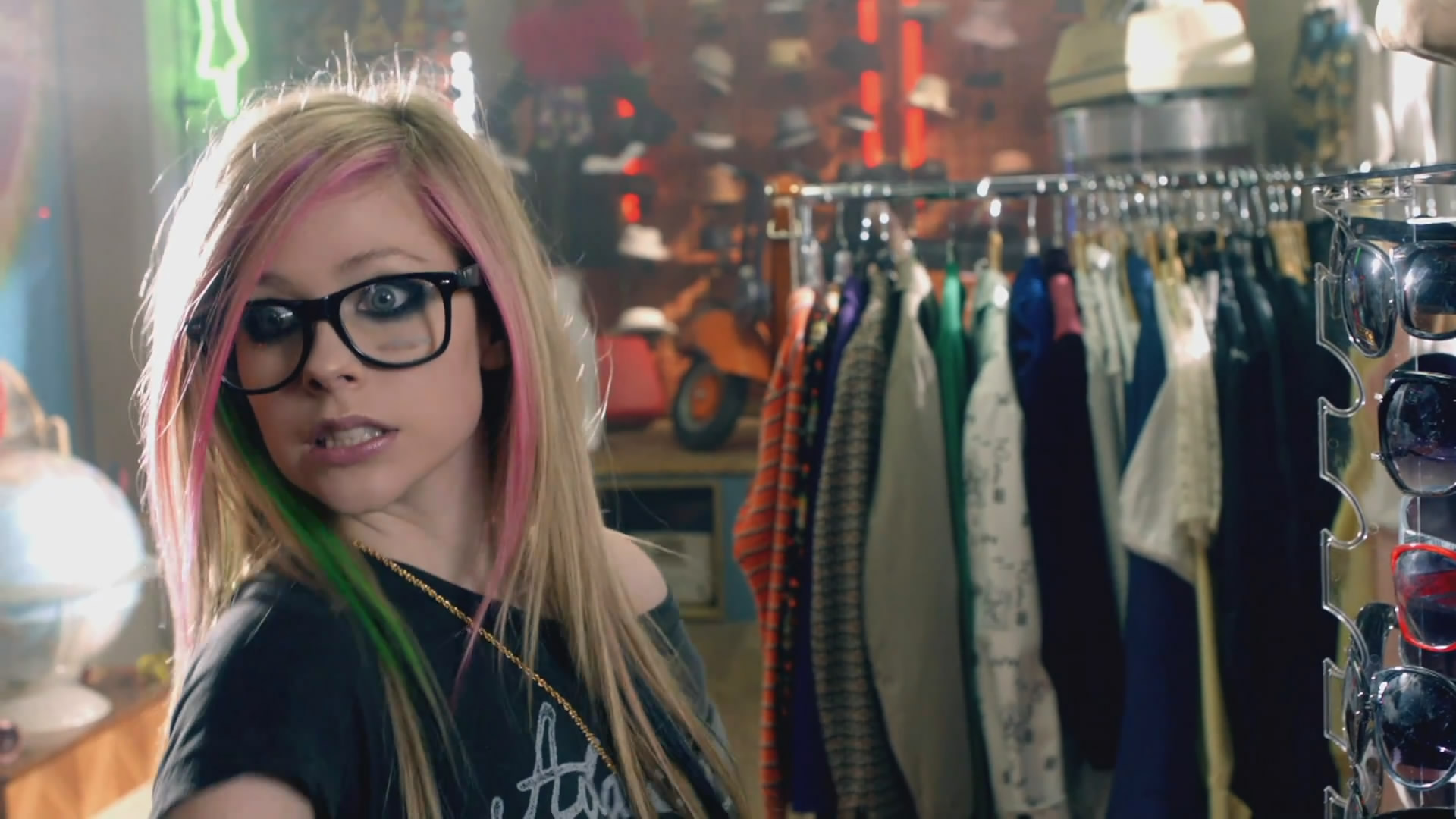Avril Lavigne in Music Video: What The Hell