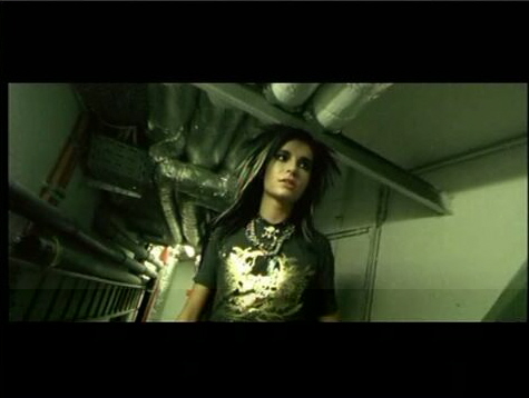 Bill Kaulitz in Music Video: Wir Schliessen Uns Ein