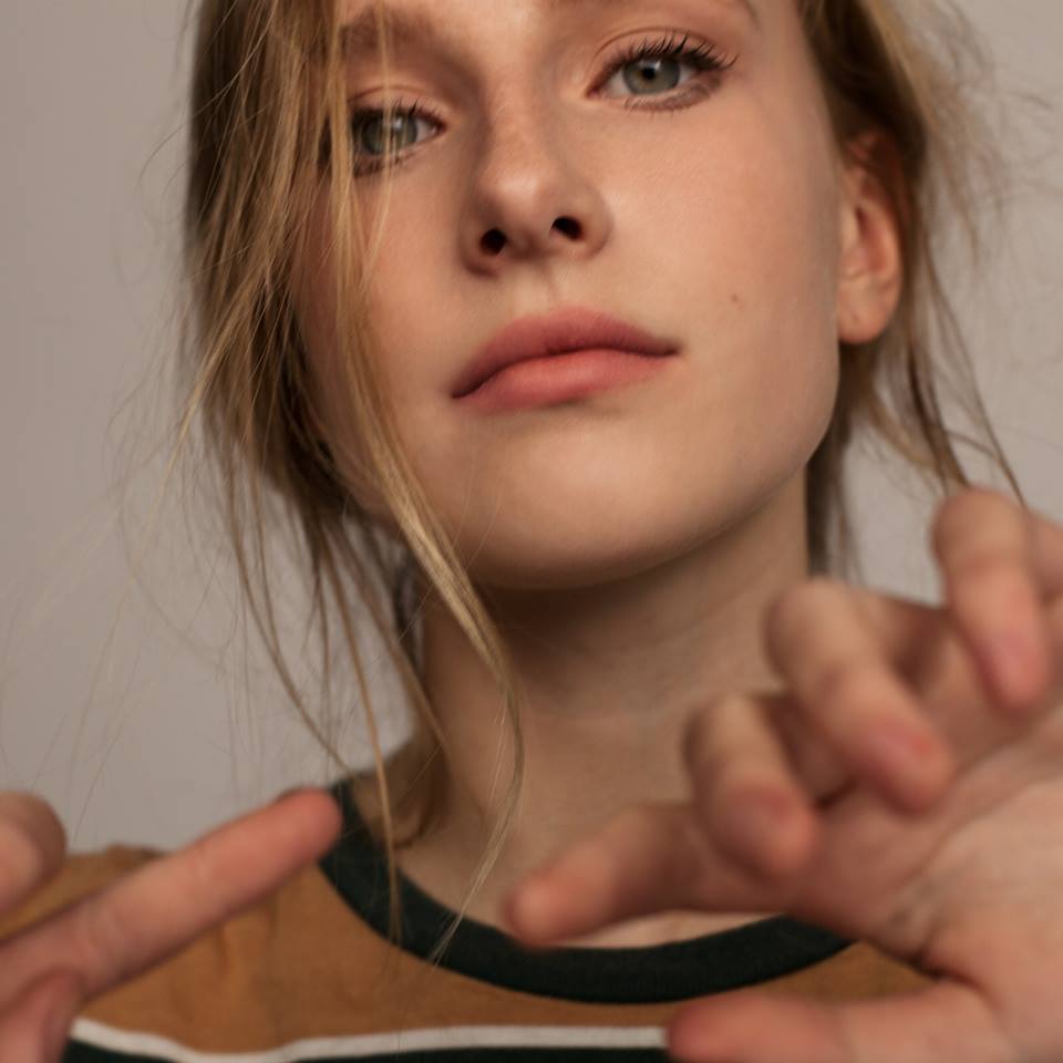 General photo of Billie Marten